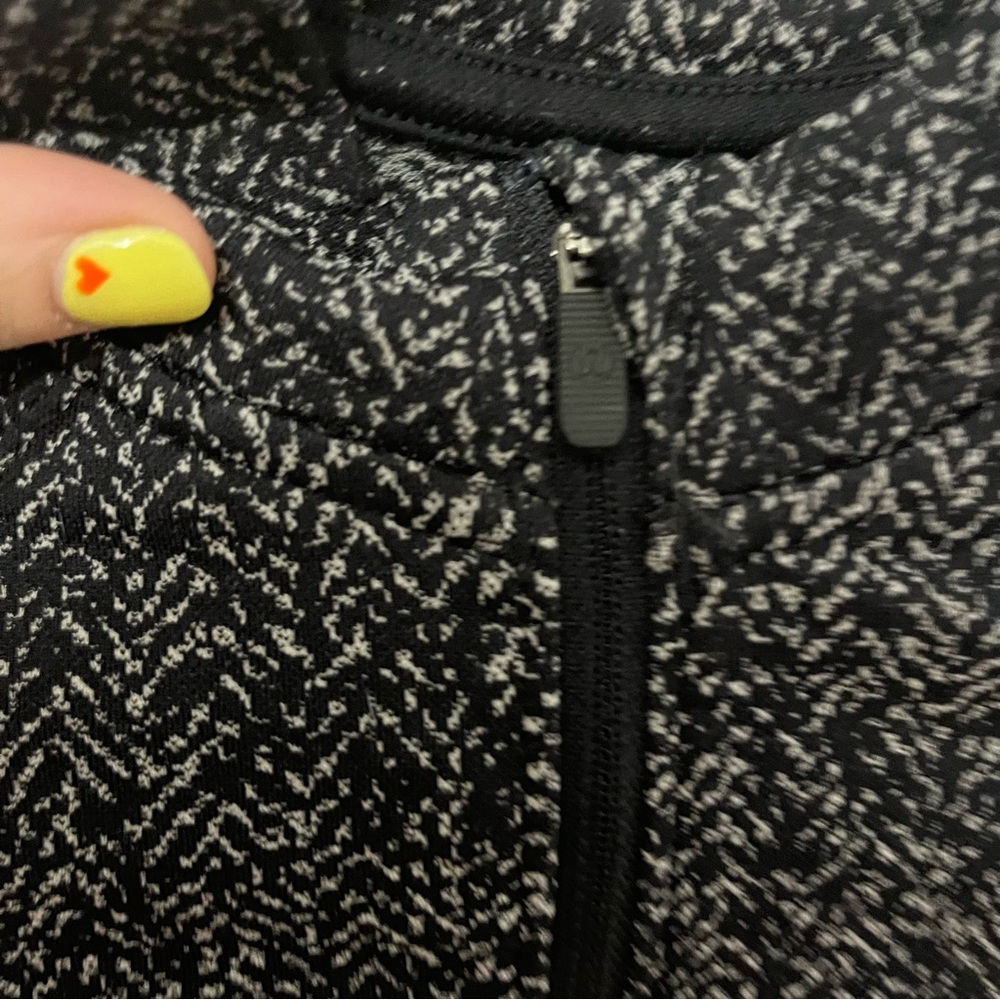 Lululemon jacket - Picture 6 of 6